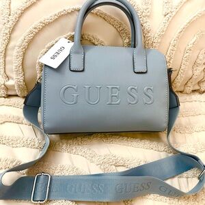 Guess Berkton Bag NWT ( light blue )